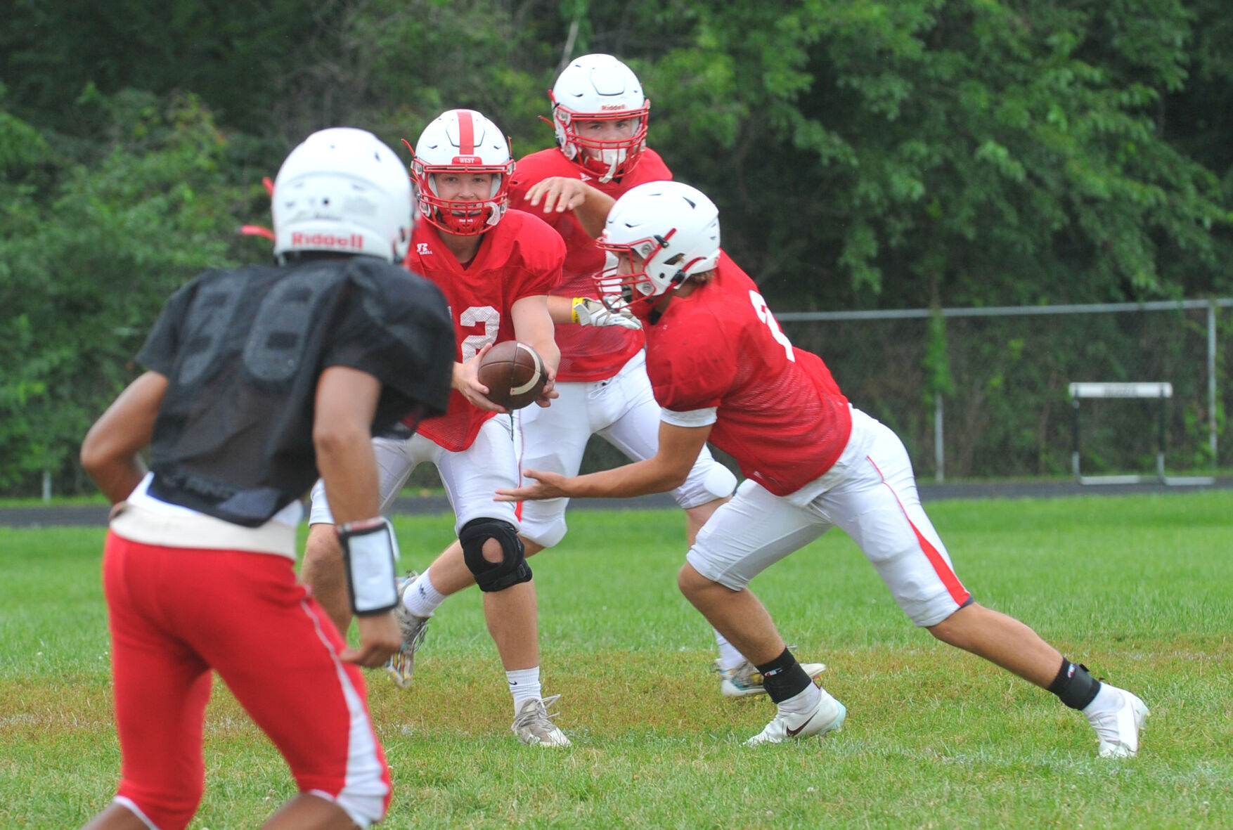 081522-qc-spt-west fb practice-186